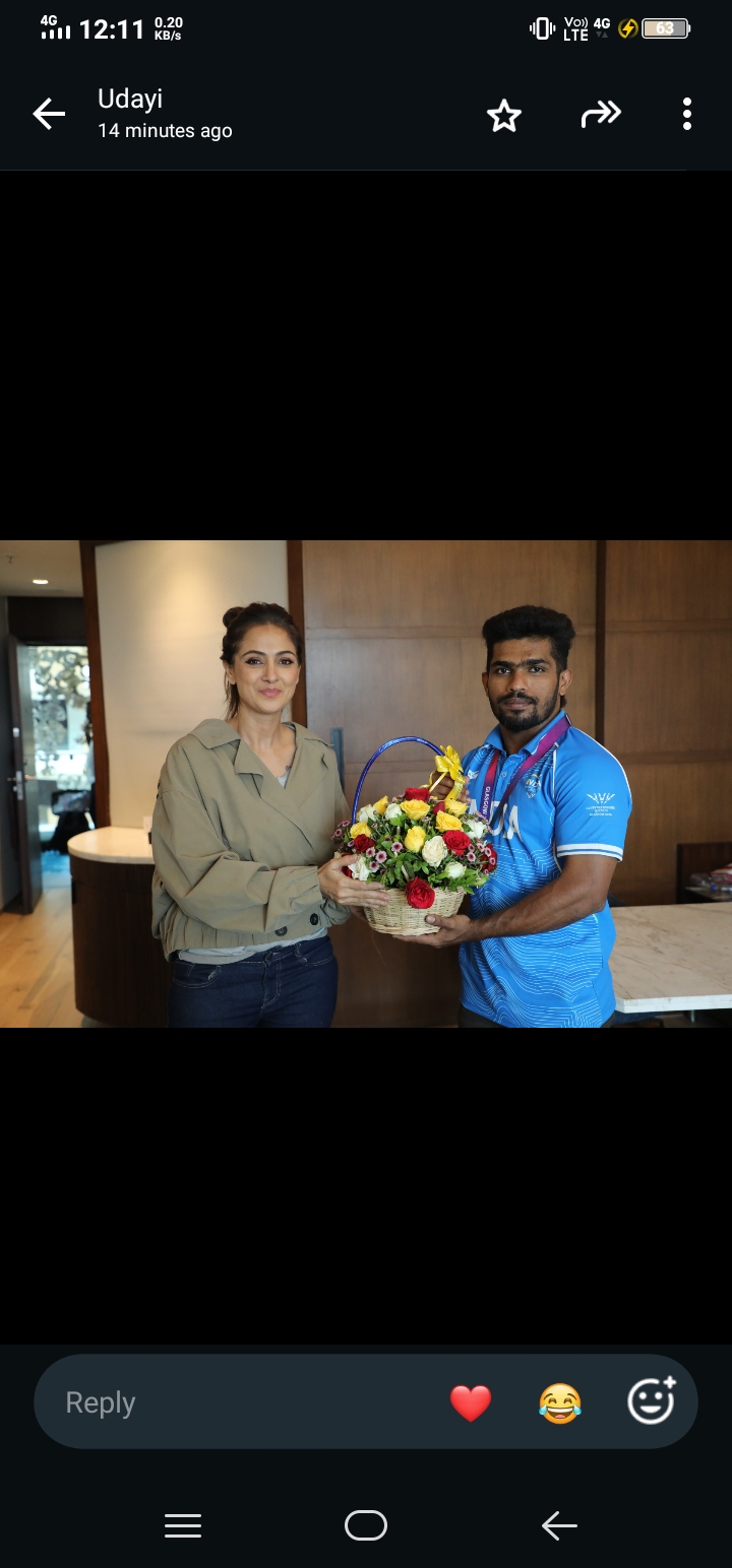 Actress Simran personally met and congratulated Commonwealth Games silver medalist Raja Muthupandi*